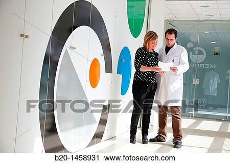 Stock Image - Hall, IkerChem research lab, design and synthesis of new chemical entities with therapeutic applications in oncology, discovery and development of novel drugs for the treatment of cancer. Fotosearch