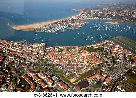Hondarribia (Spain, in foreground) and Hendaye (France, in background). Bidasoa river mouth, Txingudi Bay View Large Photo Image Stock Image - Hondarribia (Spain, in foreground) and Hendaye (France, in background). Bidasoa river mouth, Txingudi Bay. Fotosearch
