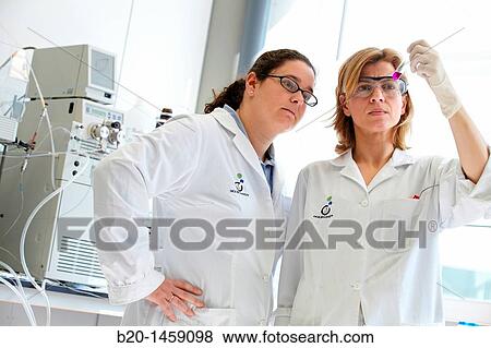 HPLC-MS (High Performance Liquid Chromatography-Mass Spectrometry), Analysis Lab, IkerChem research lab, design and synthesis of new chemical entities with therapeutic applications in oncology View Large Photo Image Stock Photo - HPLC-MS (High Performance Liquid Chromatography-Mass Spectrometry), Analysis Lab, IkerChem research lab, design and synthesis of new chemical entities with therapeutic applications in oncology. Fotosearch