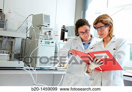 HPLC-MS (High Performance Liquid Chromatography-Mass Spectrometry), Analysis Lab, IkerChem research lab, design and synthesis of new chemical entities with therapeutic applications in oncology View Large Photo Image Stock Photo - HPLC-MS (High Performance Liquid Chromatography-Mass Spectrometry), Analysis Lab, IkerChem research lab, design and synthesis of new chemical entities with therapeutic applications in oncology. Fotosearch