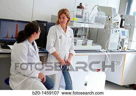 Stock Photo - HPLC-MS (High Performance Liquid Chromatography-Mass Spectrometry), Analysis Lab, IkerChem research lab, design and synthesis of new chemical entities with therapeutic applications in oncology. Fotosearch
