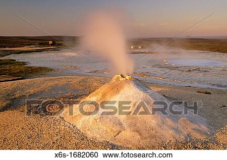 Hveravellir, Su? urland, Iceland View Large Photo Image Stock Image - Hveravellir, Su? urland, Iceland. Fotosearch