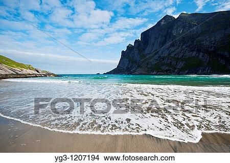 Picture - Incoming waves of Bunes beach, Moskenesoy, Lofoten islands, Norway. Fotosearch
