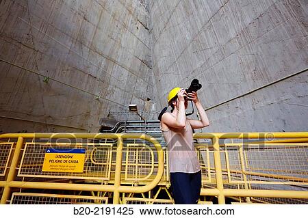 Itaipu Binacional Hydroelectric Power Plant. Generator of renewable clean energy. Itaipu Dam. Foz do Igua? u. ParanB. Brazil. Border between Brazil and Paraguay. View Large Photo Image Stock Photography - Itaipu Binacional Hydroelectric Power Plant. Generator of renewable clean energy. Itaipu Dam. Foz do Igua? u. ParanB. Brazil. Border between Brazil and Paraguay.. Fotosearch