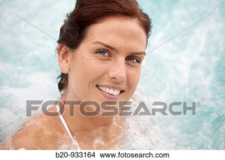 Picture - Jacuzzi, Spa-relais. Fotosearch