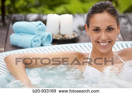 Stock Photo - Jacuzzi, Spa-relais. Fotosearch