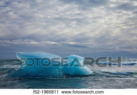 Stock Image - Jokulsarlon beach, Vatnatjokull glacier, Southern Iceland, Iceland, Europe.. Fotosearch