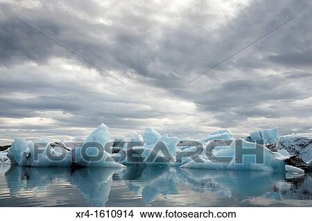 Picture - Jokulsarlon Glacier Lagoon, Iceland. Fotosearch