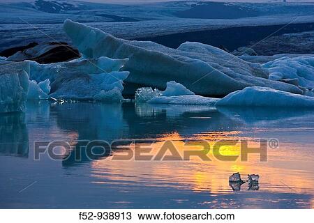 JokulsBrl? n Lagoon, Vatnajokull Glacier. Iceland View Large Photo Image Stock Image - JokulsBrl? n Lagoon, Vatnajokull Glacier. Iceland. Fotosearch