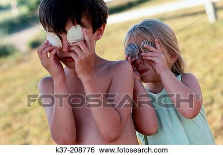 Stock Photograph - Kids on vacation. Fotosearch
