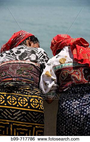 KUNA NATIVE INDIAN WOMEN IN INDIGENOUS COSTUME PANAMA CITY REPUBLIC OF PANAMA View Large Photo Image Stock Photograph - KUNA NATIVE INDIAN WOMEN IN INDIGENOUS COSTUME PANAMA CITY REPUBLIC OF PANAMA. Fotosearch
