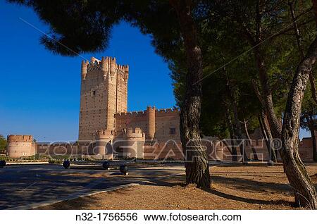 La Mota Castle 15th century, Medina del Campo, Valladolid province, Castilla-Le? n, Spain View Large Photo Image Stock Photograph - La Mota Castle 15th century, Medina del Campo, Valladolid province, Castilla-Le? n, Spain. Fotosearch