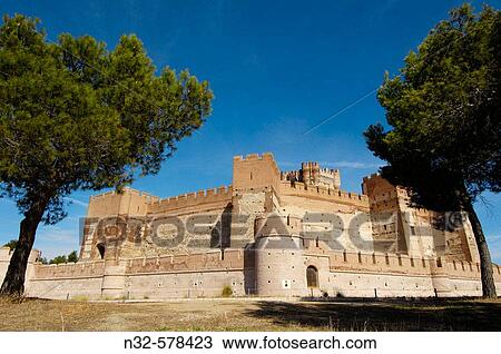 La Mota Castle (15th century), Medina del Campo. Valladolid province, Castilla-Le? n, Spain View Large Photo Image Stock Image - La Mota Castle (15th century), Medina del Campo. Valladolid province, Castilla-Le? n, Spain. Fotosearch