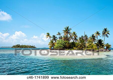 Stock Photo - Lemon keys, San Blas Islands also called Kuna Yala Islands, Panama.. Fotosearch