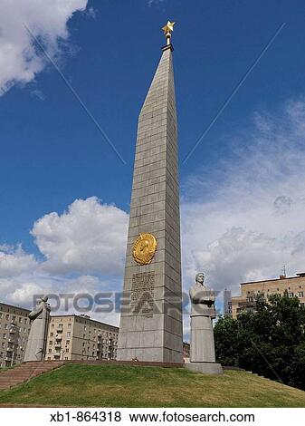 Lenin monument at Bol. Dorogomilovskaya ul., Moscow, Russia, Europe View Large Photo Image Stock Photo - Lenin monument at Bol. Dorogomilovskaya ul., Moscow, Russia, Europe. Fotosearch