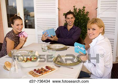 Picture - Lifestyles. Fotosearch