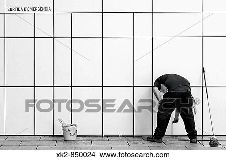 Limpiando la salida de emergencia en el museo MACBA, Barcelona, Catalunya, Spain View Large Photo Image Picture - Limpiando la salida de emergencia en el museo MACBA, Barcelona, Catalunya, Spain. Fotosearch