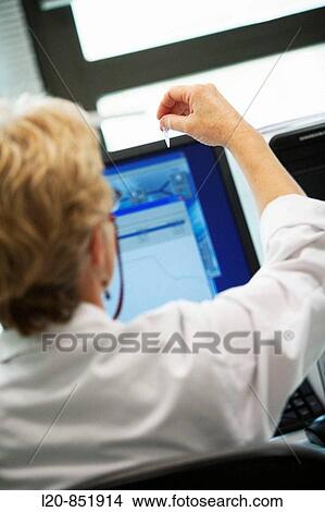 Picture - Liquid chromatography, Department of Neuropharmacology, IIBB - Institute for Biomedical Research of Barcelona, CSIC - Consejo Superior de Investigacion Cientifica (Spanish National Research Council), Barcelona, Catalonia, Spain. Fotosearch