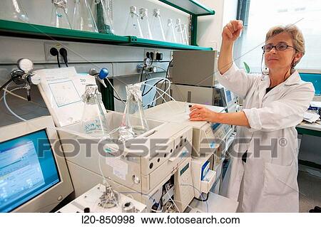 Stock Photo - Liquid chromatography, Department of Neuropharmacology, IIBB - Institute for Biomedical Research of Barcelona, CSIC - Consejo Superior de Investigacion Cientifica (Spanish National Research Council), Barcelona, Catalonia, Spain. Fotosearch