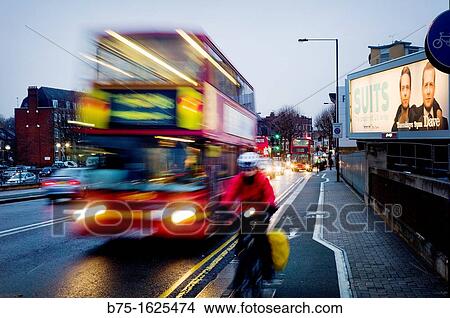 Londres, Inglaterra, UK, calle, urbano, vida urbana, autobus, bicicleta, transporte, transporte publico, London, England, UK, street, urban, urban life, bus, bike, transport, public transport View Large Photo Image Picture - Londres, Inglaterra, UK, calle, urbano, vida urbana, autobus, bicicleta, transporte, transporte publico, London, England, UK, street, urban, urban life, bus, bike, transport, public transport. Fotosearch