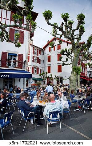 Louis XIV square Saint-Jean-de-Luz Pyr? n? es-Atlantiques, France View Large Photo Image Stock Image - Louis XIV square Saint-Jean-de-Luz Pyr? n? es-Atlantiques, France. Fotosearch