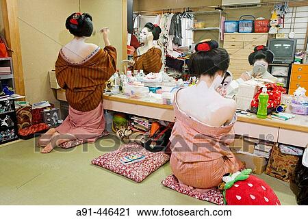 ? Maiko? (geisha apprentice) from the Odamoto tea house (o-chaia) in Gion, Kyoto. Kansai, Japan View Large Photo Image Stock Image - ? Maiko? (geisha apprentice) from the Odamoto tea house (o-chaia) in Gion, Kyoto. Kansai, Japan. Fotosearch