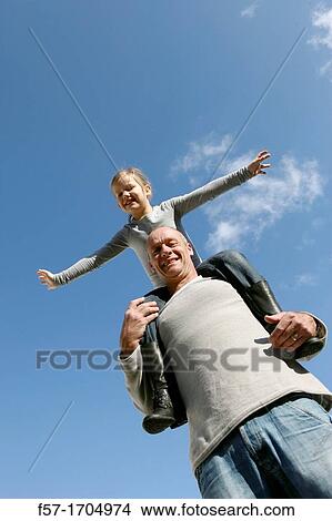 Picture - Man with daughter. Fotosearch