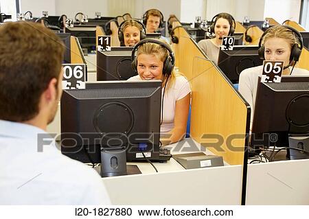 Stock Image - Media room, language laboratory, Students, School of Business, UPV, EHU, University of Basque Country, San Sebastian, Donostia, Gipuzkoa, Basque Country, Spain. Fotosearch