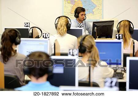 Stock Image - Media room, language laboratory, Students, School of Business, UPV, EHU, University of Basque Country, San Sebastian, Donostia, Gipuzkoa, Basque Country, Spain. Fotosearch