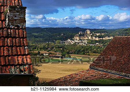 Picture - Medieval village of Beynac in the Dordogne valley, Dordogne, Aquitaine, France. Fotosearch