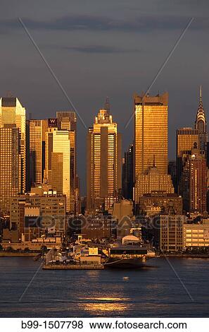 MIDTOWN SKYLINE HUDSON RIVER MANHATTAN NEW YORK CITY USA View Large Photo Image Stock Photo - MIDTOWN SKYLINE HUDSON RIVER MANHATTAN NEW YORK CITY USA. Fotosearch