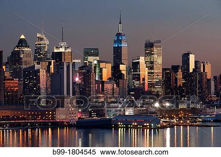 Stock Photography - MIDTOWN SKYLINE HUDSON RIVER MANHATTAN NEW YORK CITY USA. Fotosearch