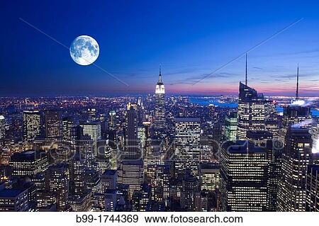 MIDTOWN SKYLINE MANHATTAN NEW YORK CITY USA View Large Photo Image Stock Photo - MIDTOWN SKYLINE MANHATTAN NEW YORK CITY USA. Fotosearch