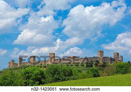 Monteriggioni, Siena Province, Tuscany, Italy View Large Photo Image Stock Image - Monteriggioni, Siena Province, Tuscany, Italy. Fotosearch