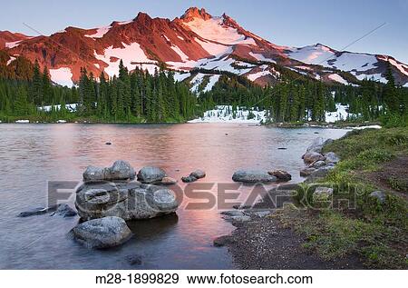 Stock Photo - Mount Jefferson seen from Scout Lake in Jefferson Park, Mount Jefferson Wilderness, Oregon. Fotosearch
