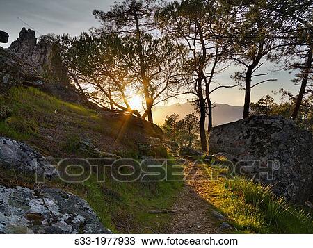 Stock Image - Muana cliff track in Cadalso de los Vidrios. Madrid. Spain.. Fotosearch