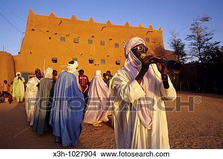 musicians in Sultan's Palace, Agadez, Niger, Western Africa View Large Photo Image Picture - musicians in Sultan's Palace, Agadez, Niger, Western Africa. Fotosearch