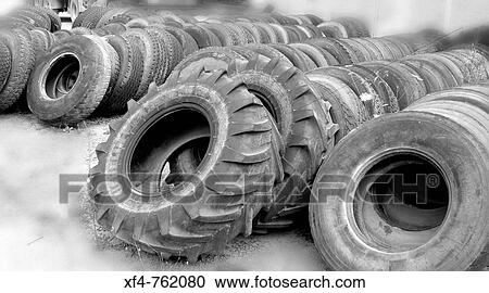neumaticos viejos en gasolinera de Argame View Large Photo Image Stock Image - neumaticos viejos en gasolinera de Argame. Fotosearch