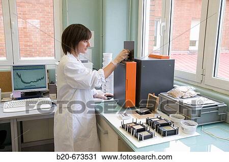 Stock Image - NIRS, Laboratory of Agri-Environmental Safety, Departamento de Agrosistemas y Recursos Naturales, Neiker Tecnalia, Instituto de Investigaci? n y Desarrollo Agrario, Ganadero, Forestal y del Medio Natural, Derio, Bizkaia, Euskadi, Spain. Fotosearch