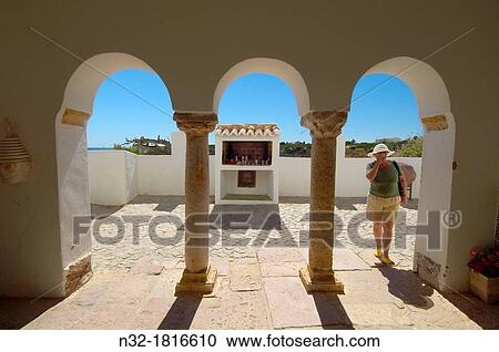 Nossa Senhora da Rocha Chapel, Arma? ao de Pera, Algarve, Portugal. View Large Photo Image Stock Image - Nossa Senhora da Rocha Chapel, Arma? ao de Pera, Algarve, Portugal.. Fotosearch