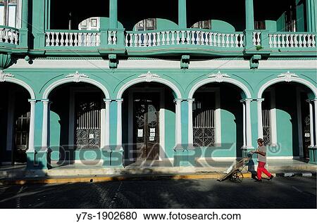 Stock Image - old building in Santa Clara, Villa Clara Province, Cuba. Fotosearch