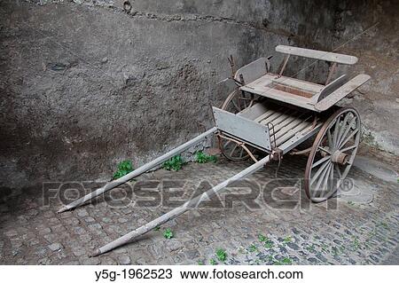old horse drawn cart carriage in italy. View Large Photo Image Stock Image - old horse drawn cart carriage in italy.. Fotosearch