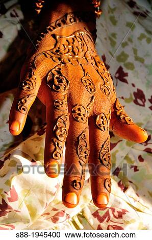 On the day of marriage in the morning, bride having henna painting. View Large Photo Image Stock Image - On the day of marriage in the morning, bride having henna painting.. Fotosearch