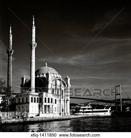 Stock Image - Ortakoy Mosque at Ortakoy in Istanbul, Turkey.. Fotosearch