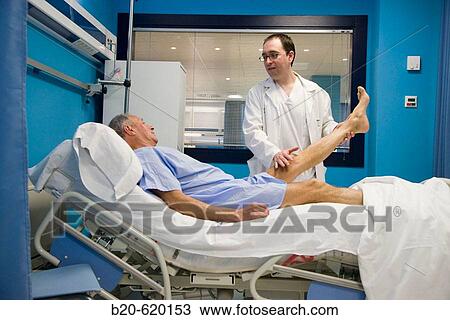 Stock Image - Orthopoedist. Emergency room. Hospital de Zumarraga, Gipuzkoa, Euskadi. Spain.. Fotosearch
