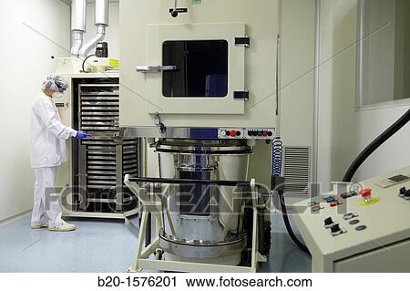Stock Image - Oven and fluid bed dryer in a clean room to dry powder, Pharmaceutical plant, Drug manufacturing plant, Research Center, Pharmacy, Area Health, Tecnalia Research & Innovation, Araba Technology Park, Miano, Basque Country, Spain. Fotosearch