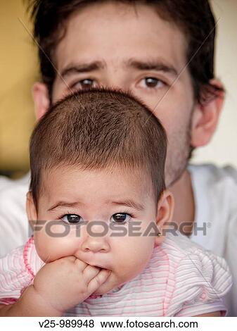 Stock Photo - Padre e hija. Fotosearch
