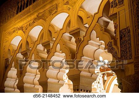 Palacio De La Aljafer A アラビア人 宮殿 作られた 11世紀 家 Cortes De Arag N 自治 Parliament Zaragoza Aragon Spain ストックイメージ D56 Fotosearch Palacio De La Aljafer A アラビア人 宮殿 作られた 11世紀 家 Cortes De Arag N 自治 Parliament Zaragoza Aragon Spain ストックイメージ D56 Fotosearch