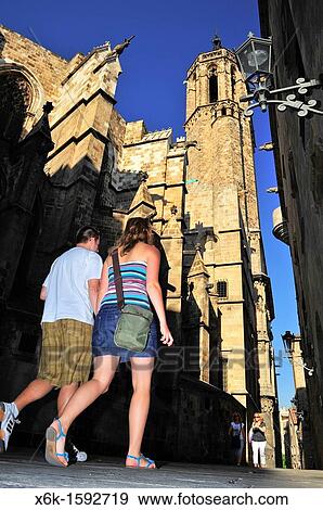 Stock Photo - Parte posterior de la Catedral de Santa Eul? lia de Barcelona, estilo g? tico, siglo XIII, Carrer dels Comtes, Barcelona, Catalunya, Espaa.. Fotosearch