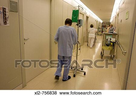 Stock Photo - Pasear en el hospital. Fotosearch
